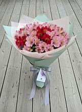 Букет цветов из:  Альстромерии в Набережной