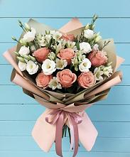 Букет цветов из:  Розы, Альстромерии и Лизиантусы в Набережной
