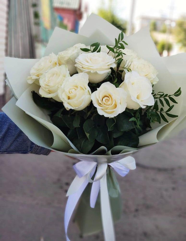 Букет Белые розы Проуд в Набережной