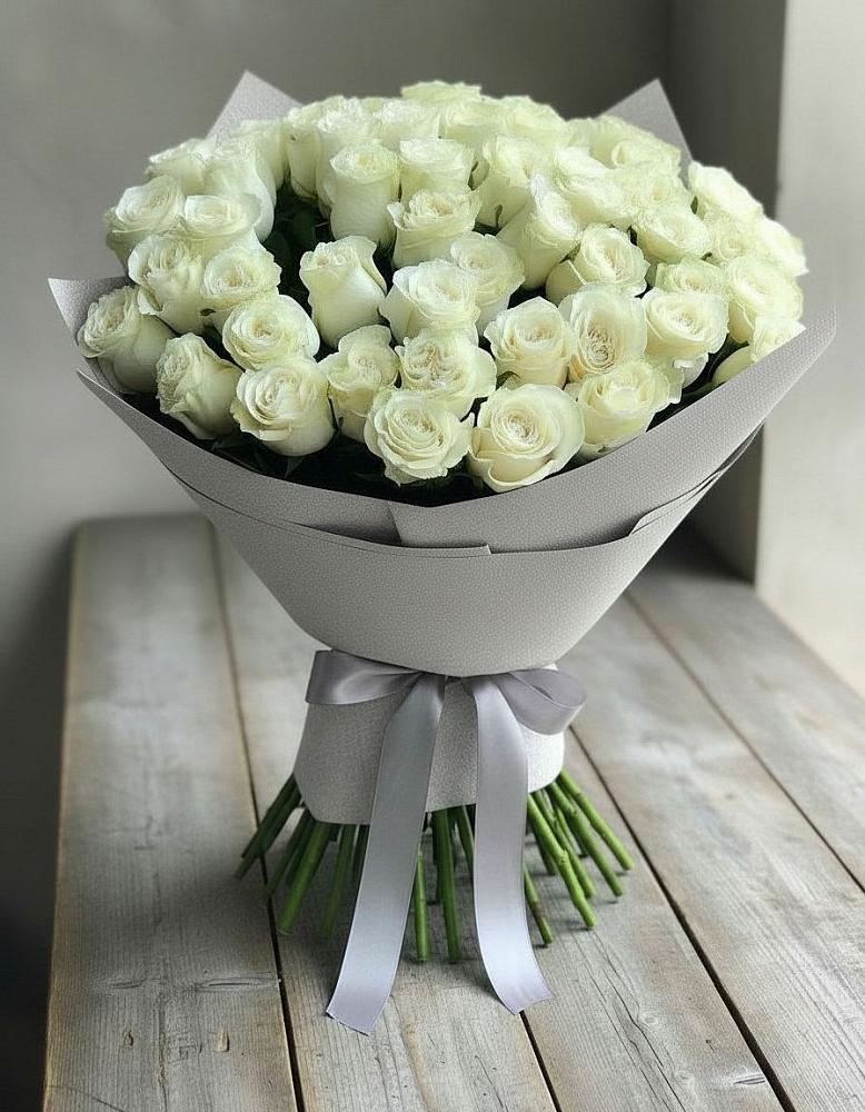 Букет 35 Белых роз в Набережной