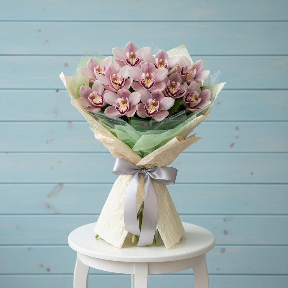 Букет цветов из: Орхидеи и Розы в Набережной