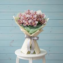 Букет цветов из:  Орхидеи и Розы в Набережной