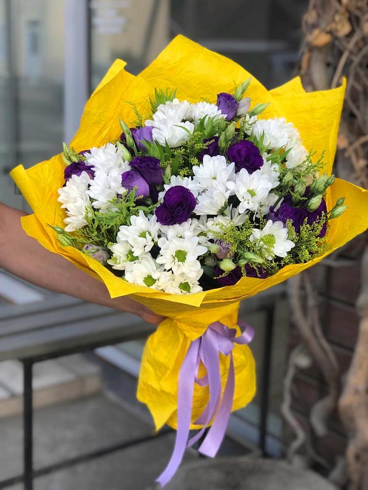 Букет цветов из: Ирисы, Хризантемы и Ромашки в Набережной