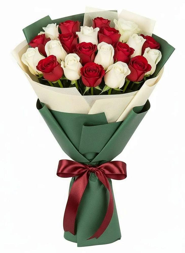 Букет Микс из красных и белых роз в Набережной