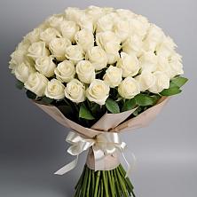 Букет 101 беля роза Белоснежка в Набережной