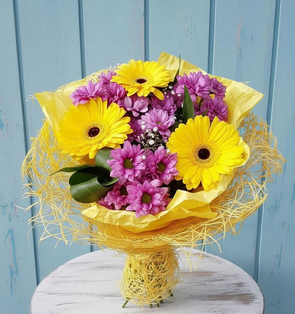 Букет цветов из: Хризантемы и Герберы в Набережной