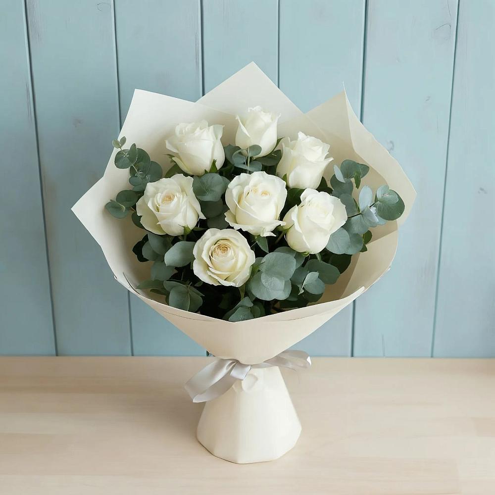 Букет Белые розы в Эвкалипте в Набережной