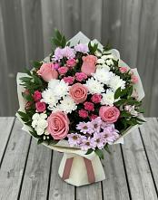 Букет цветов из:  Альстромерии, Гвоздики, Розы и Хризантемы в Набережной