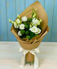 Букет цветов из:  Хризантемы и Лизиантусы в Набережной