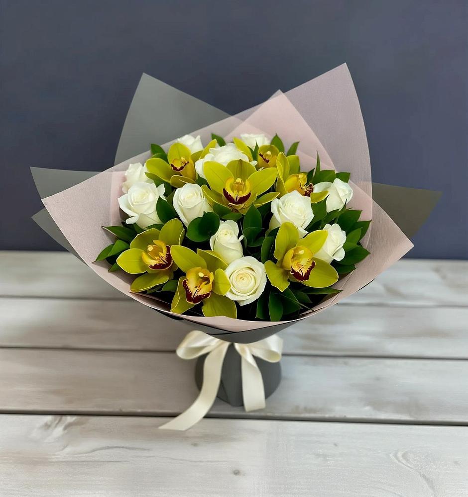 Букет цветов из: Орхидеи и Розы в Набережной