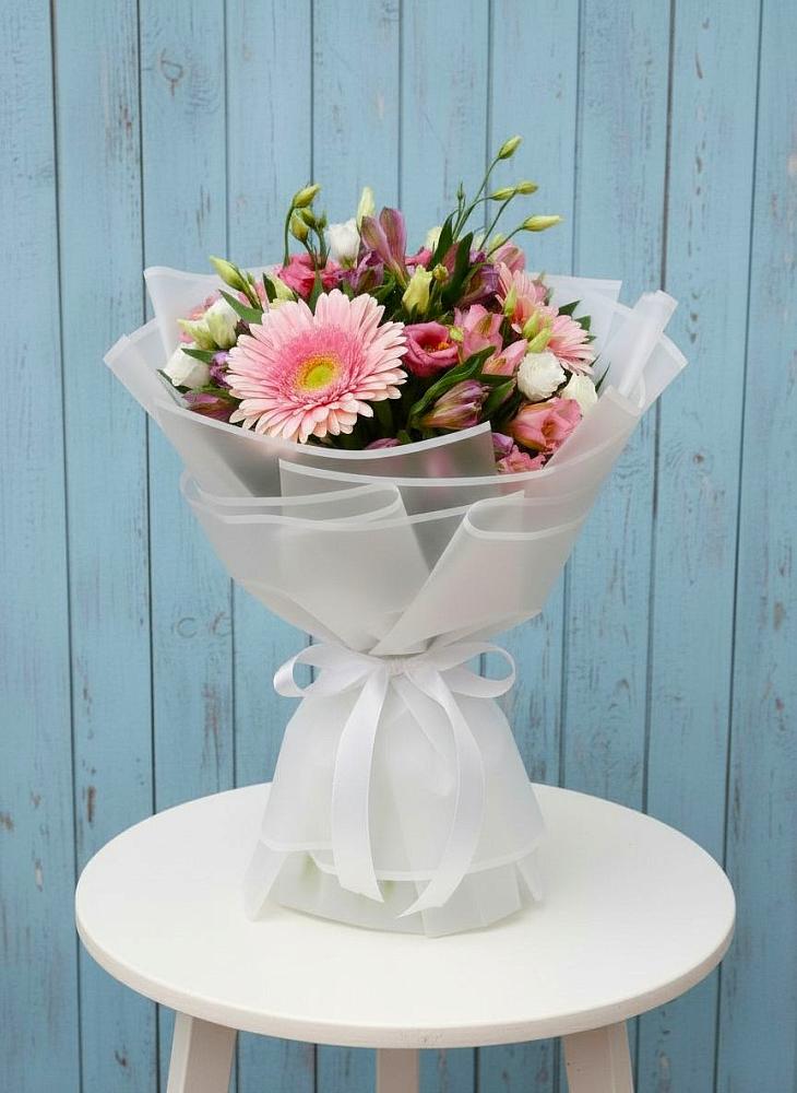 Букет цветов из: Герберы, Альстромерии и Лизиантусы в Набережной