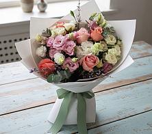 Букет цветов из:  Розы, Лизиантусы и Гвоздики #REPLACE_PRED# Набережной