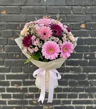 Букет цветов из:  Герберы и Хризантемы #REPLACE_PRED# Набережной