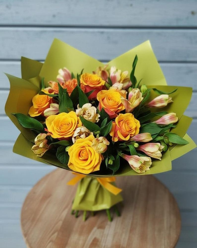 Букет цветов из: Альстромерии и Розы в Набережной