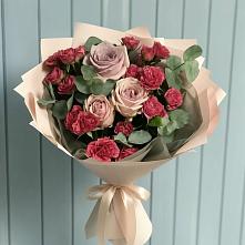 Букет цветов из:  Гвоздики и Розы #REPLACE_PRED# Набережной