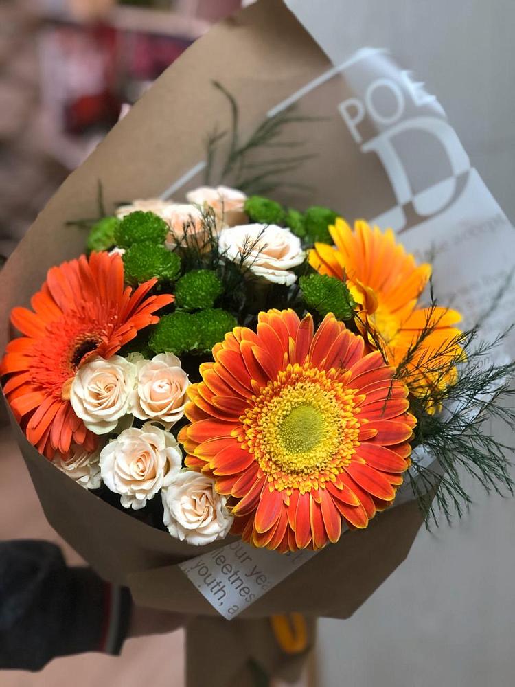 Букет цветов из: Герберы, Хризантемы и Розы в Набережной