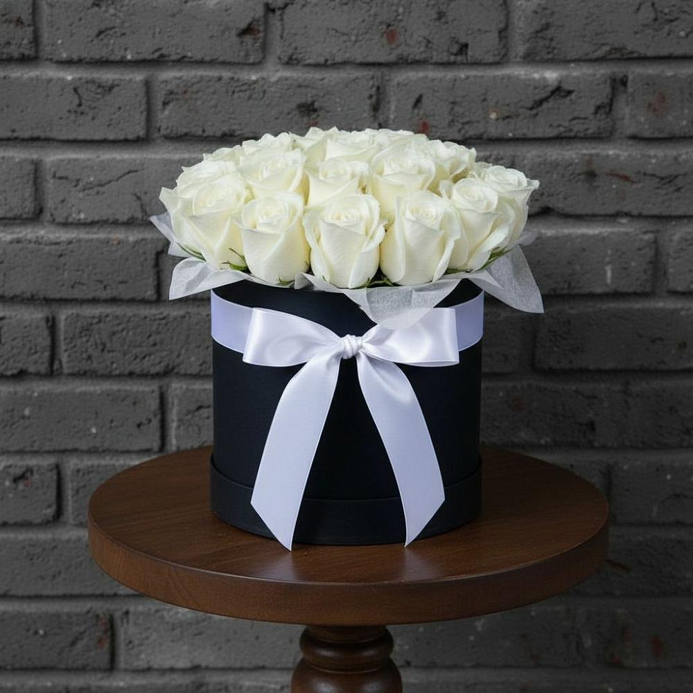 Цветочная композиция из Розы в шляпной коробке в Набережной