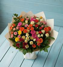 Букет Микс из разноцветных кустовых роз в Набережной