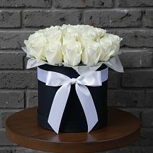 Цветочная композиция из Розы в шляпной коробке в Набережной